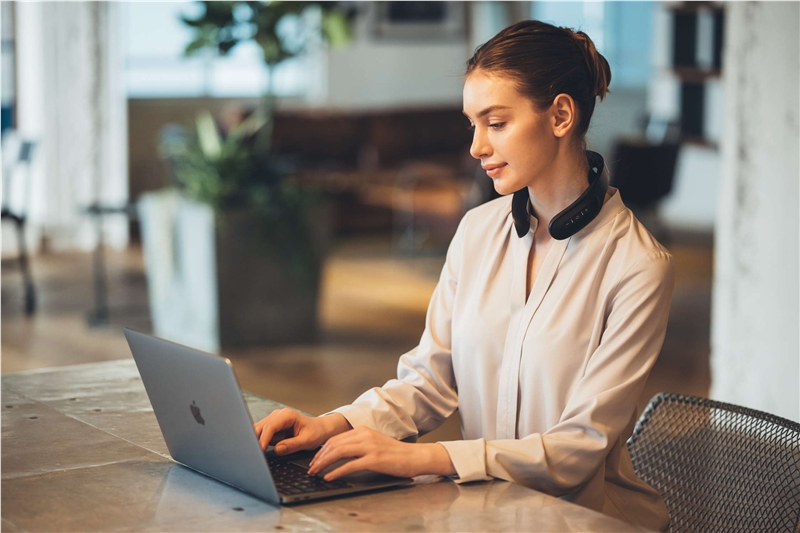 Mytrex Dr.Heat Neck Masajeador de cuello negro con EMS y calor